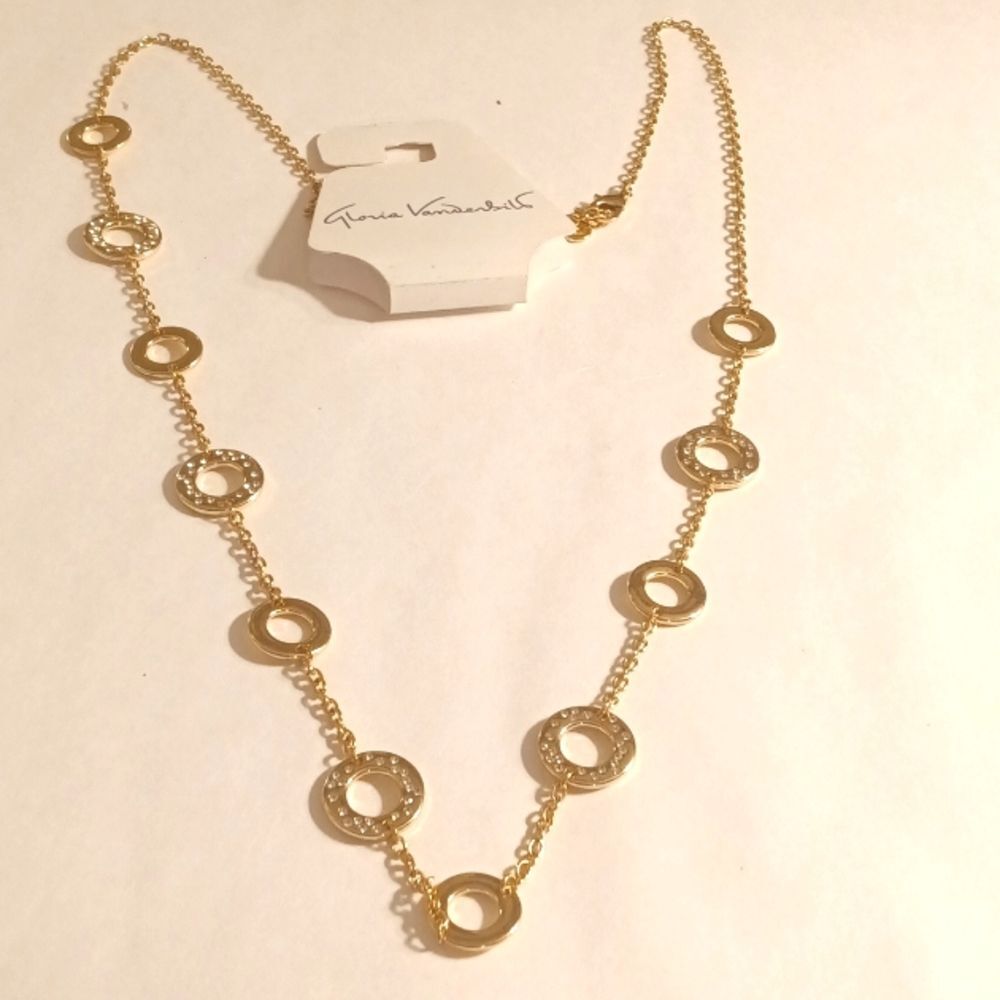 NWT Gloria Vanderbilt 15 Inch Gold tone and Diamond Crystal Necklace